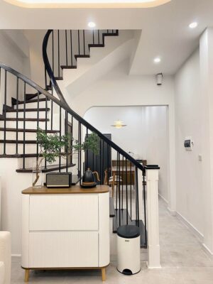 Lột xác ngôi nhà 3 tầng xập xệ 20 năm tại Hóc Môn với phong cách Nordic